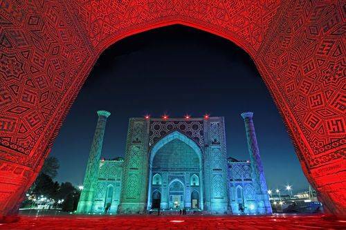 Медресе Улугбека. Регистан. Самарканд. Узбекистан