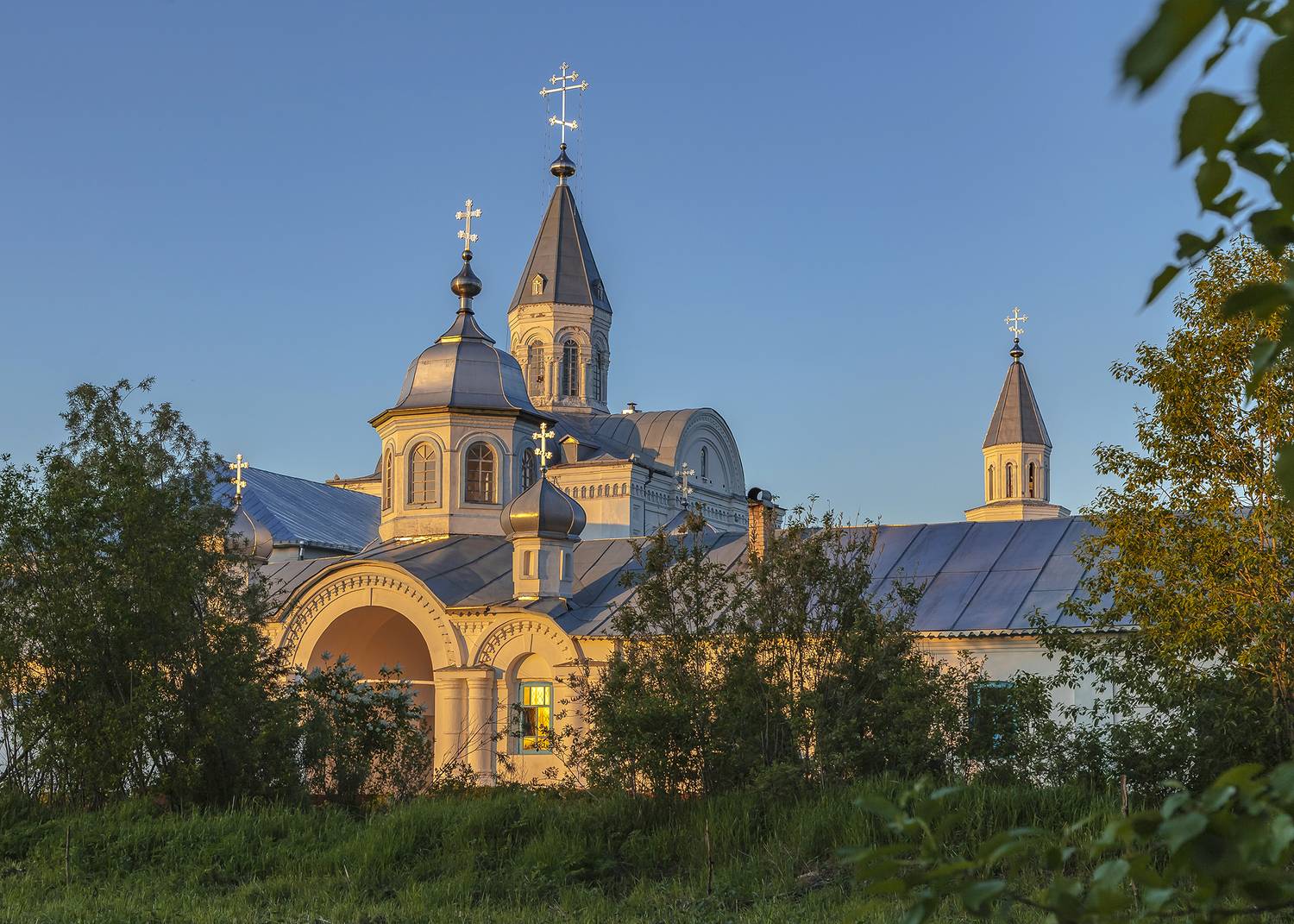 закат, церковь, кустарник, вечер., Анкудинов Леонид