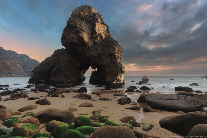 арка гориллы, мыс рока, португалия, синтра, романов Арка гориллы, мыс Рокаphoto preview