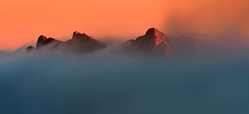 горы, кавказ, осень, утро, рассвет, тхач, сентябрь, 2015 В МОРЕ ОБЛАКОВphoto preview