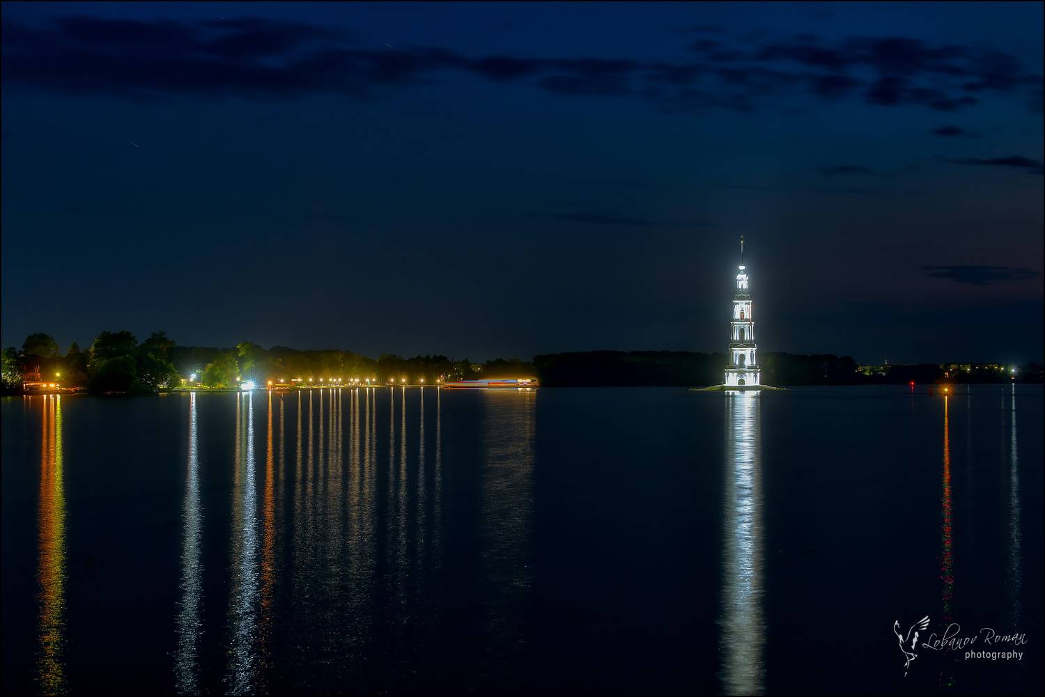 * * *. Автор: Лобанов Роман , Лобанов Роман