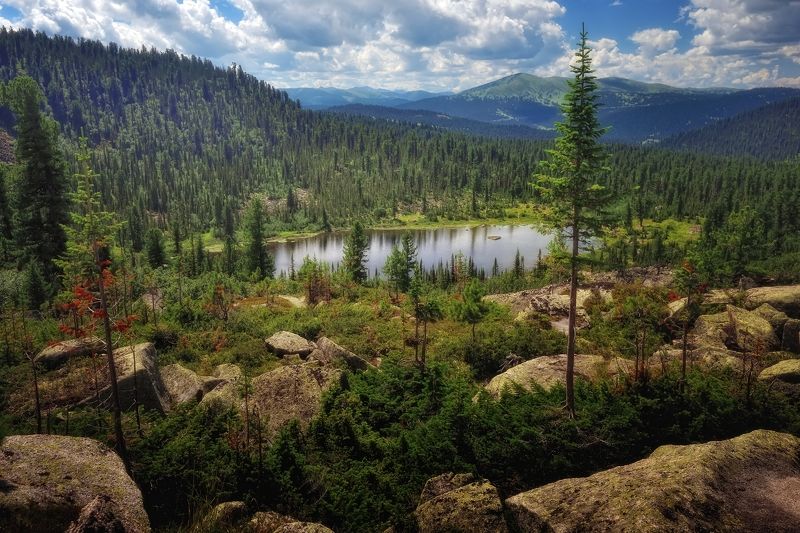 Вид на озеро Радужное. Саяныphoto preview