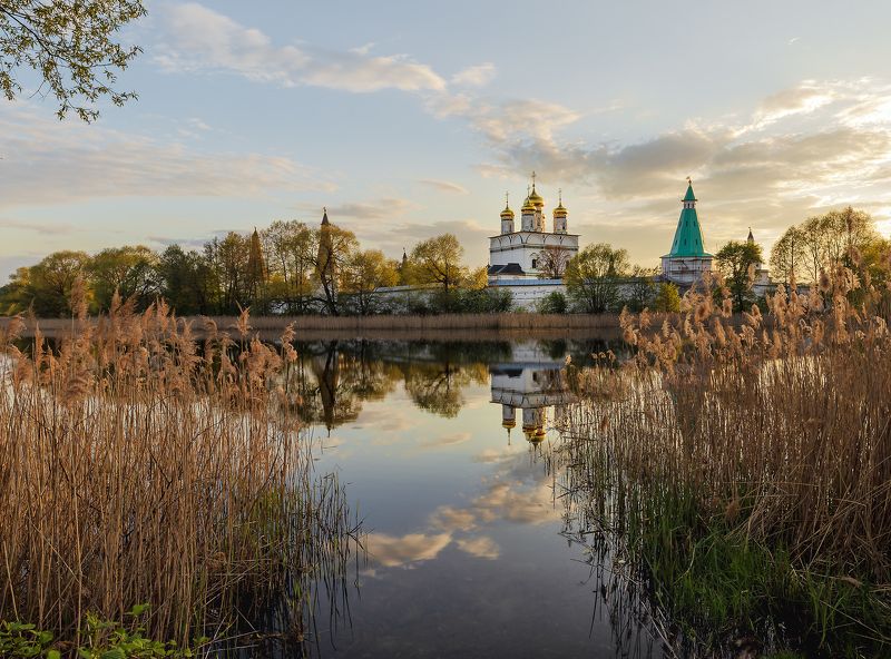 Вечером у храма..photo preview