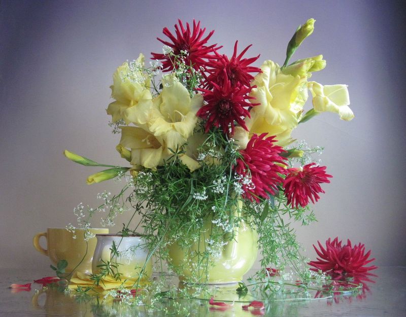 цветы, букет, гладиолусы, георгины, кувшин, кружки С гладиолусами и георгинамиphoto preview