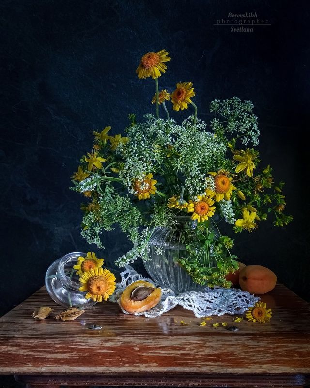 натюрморт, низкий ключ, darkphoto, ваза, цветы, лето, фото на телефон Полевые цветыphoto preview