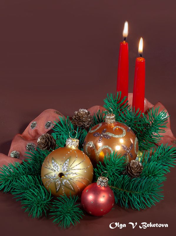 свечи. шары. ветки Рождественская композицияphoto preview