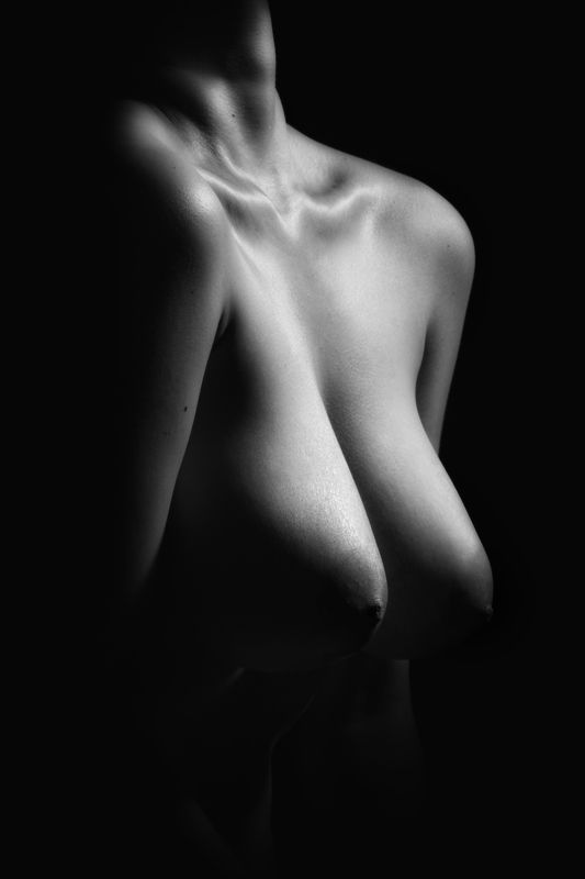 #nude #art #nudeartphotography, #artisticnude, #fineartnude, #nudeportrait, #bodyart, #nudephotography, #nudemodel, #blackandwhitenude, #sensualart, #nudeartistic, #cuba photo preview