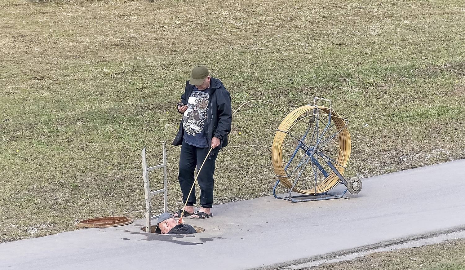 А сантехники в Москве уже в шлёпанцах ). Автор: Валерий , Валерий