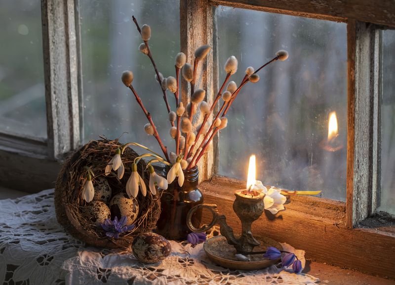 натюрморт, верба, подснежники, свеча Вербная неделя...photo preview