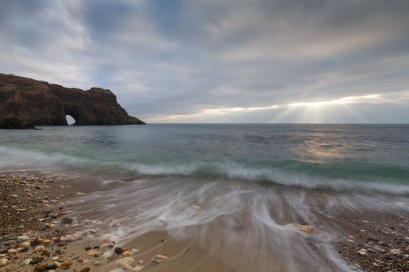 севастополь, фиолент, море, пляж. Пляж Каравелла и грот Дианы. Март.photo preview