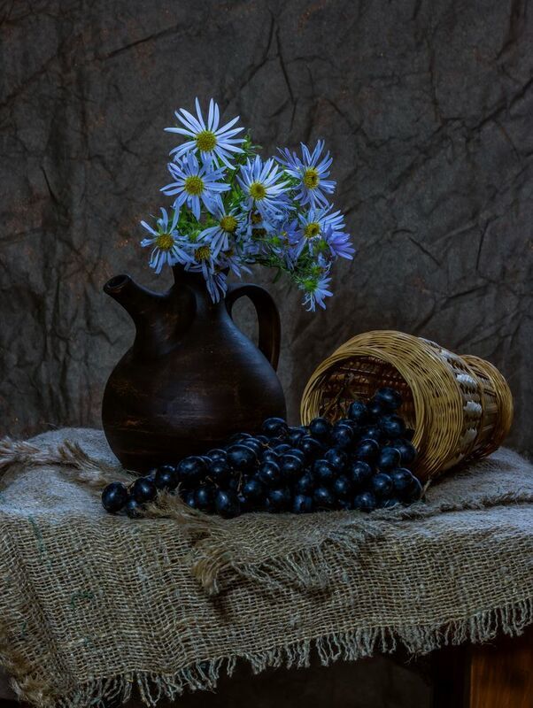 кувшин, виноград, ромашки, корзинка  Виноград и ромашкиphoto preview