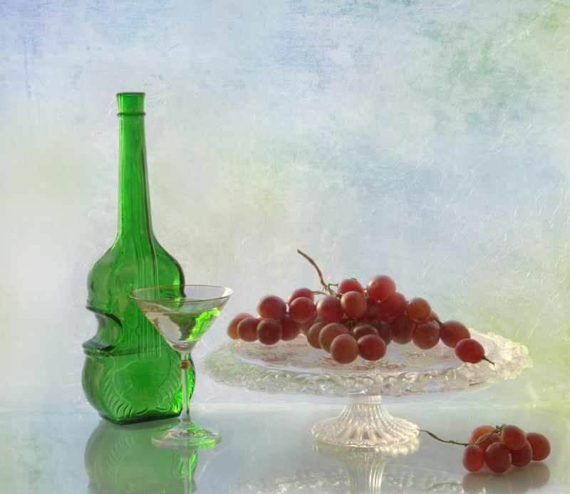 Стекло и фруктыphoto preview