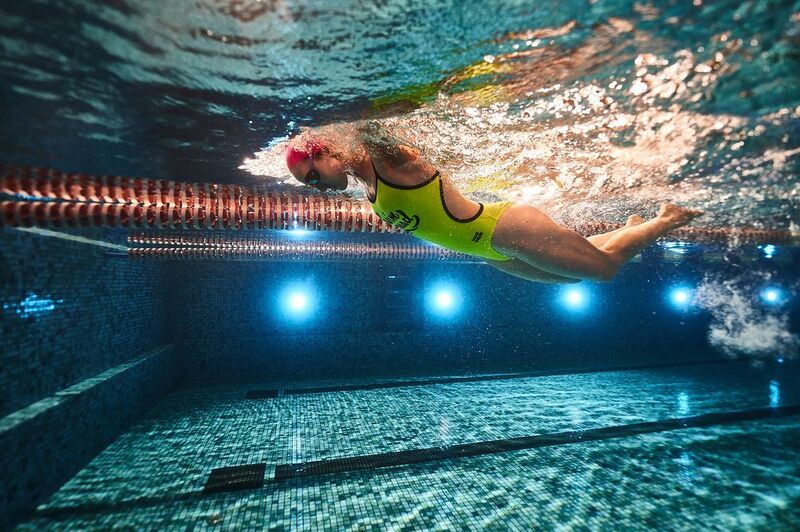 #подводнаясъемка #спорт #плаванье #фридайвинг #бассейн #дайвинг #движение photo preview