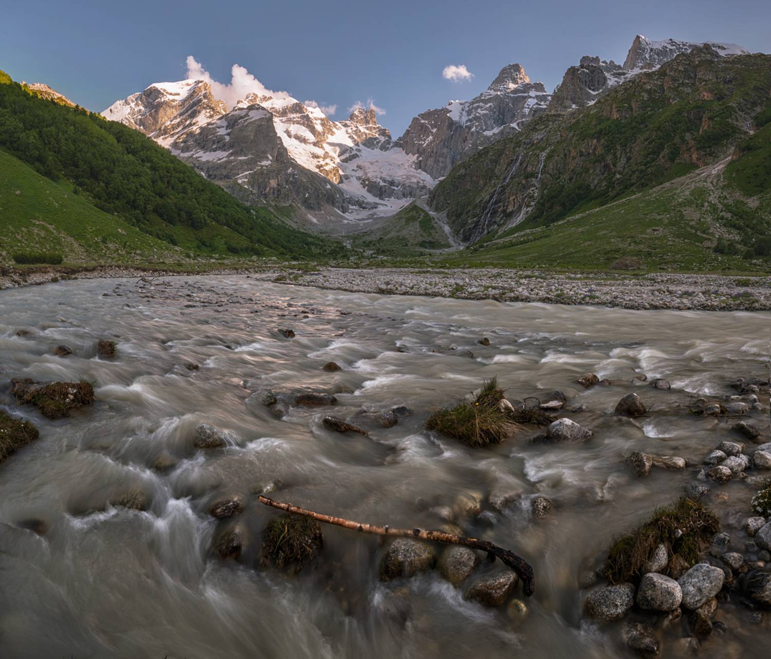 В долине Кичкинекол Узункольский. Автор: Мысливцев Николай карачаеао черкесия, узункол, долина, кичкинекол, вечер, Мысливцев Николай