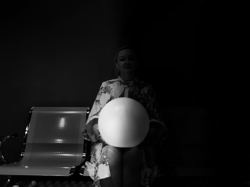 Свет, тьма, терминатор Где-то посерединеphoto preview