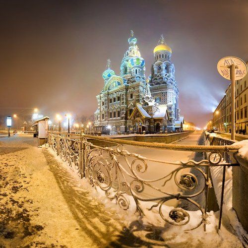Вид на Спас-на-крови с Ново-Конюшенного моста
