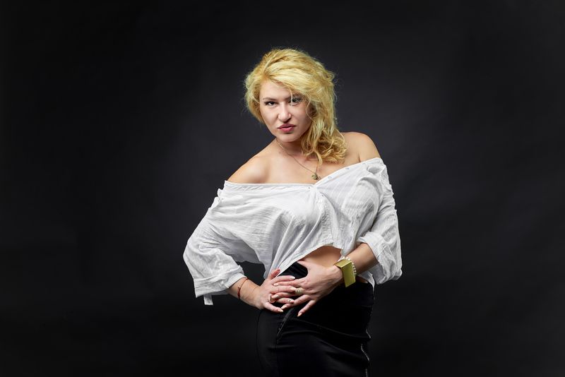 Beautiful girlphoto preview