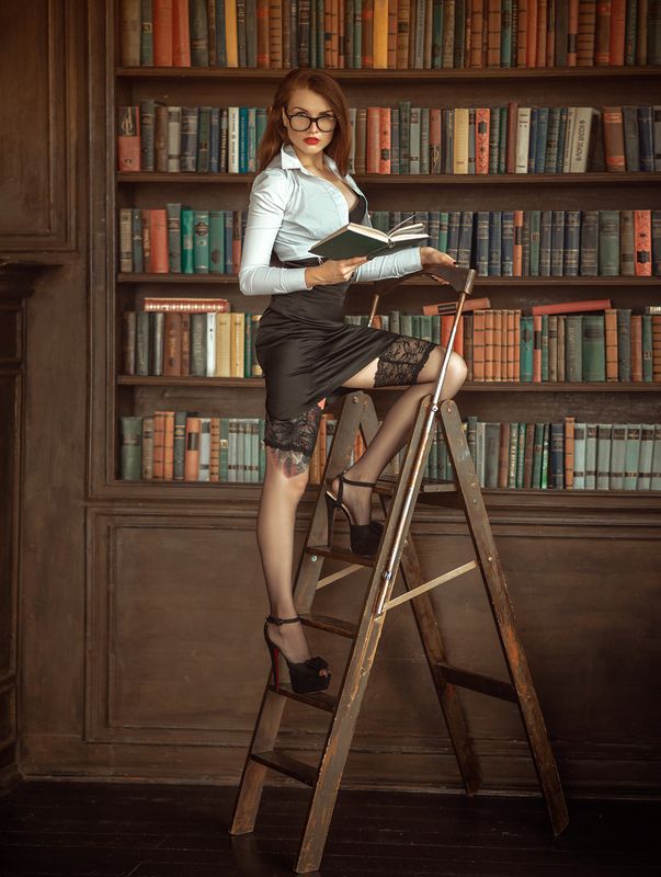 girl, model,hot, studio, portrait, black, light, young, summer, sexy studio photophoto preview