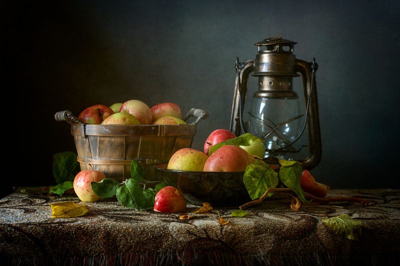 Яблоки из своего садаphoto preview