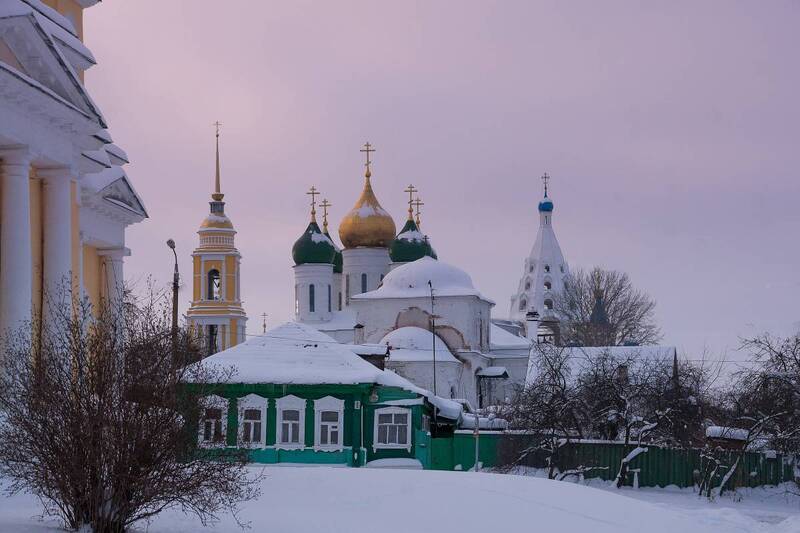 коломна, соборная площадь, кремль, архитектура Коломна. Купола Соборной площади.photo preview