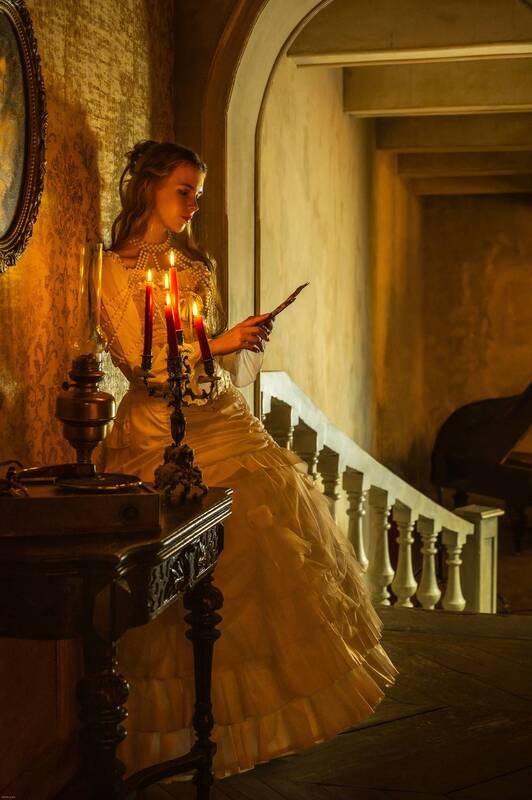 свечи, девушка, в стиле 19 века, романтизм Поэтичноphoto preview