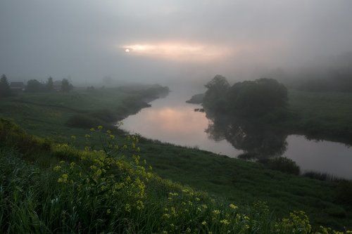 В тумане спрятался рассвет
