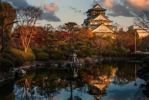 Osaka castle sunrise