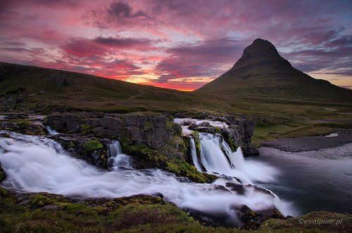 36 view of Kirkjufell mountain