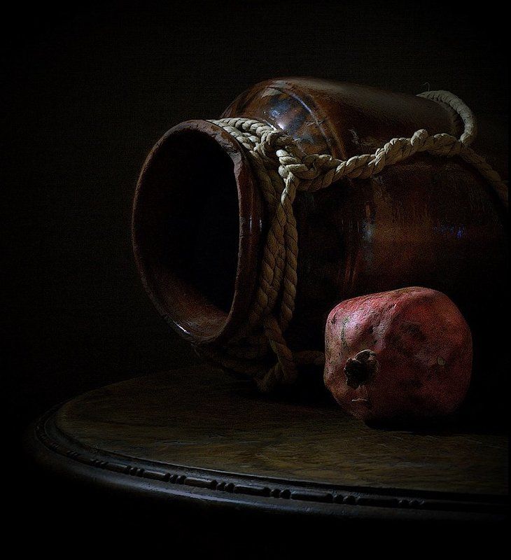 гранат, кувшин, фрагмент гранатphoto preview