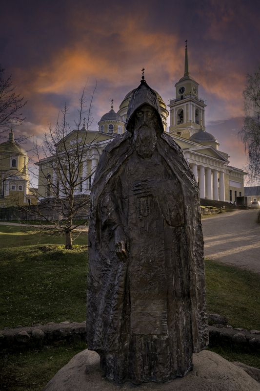 Тверская область, Россия, Осташково, монастырь Нило-Столобенская пустынь Памятник Нилу Столобенскомуphoto preview