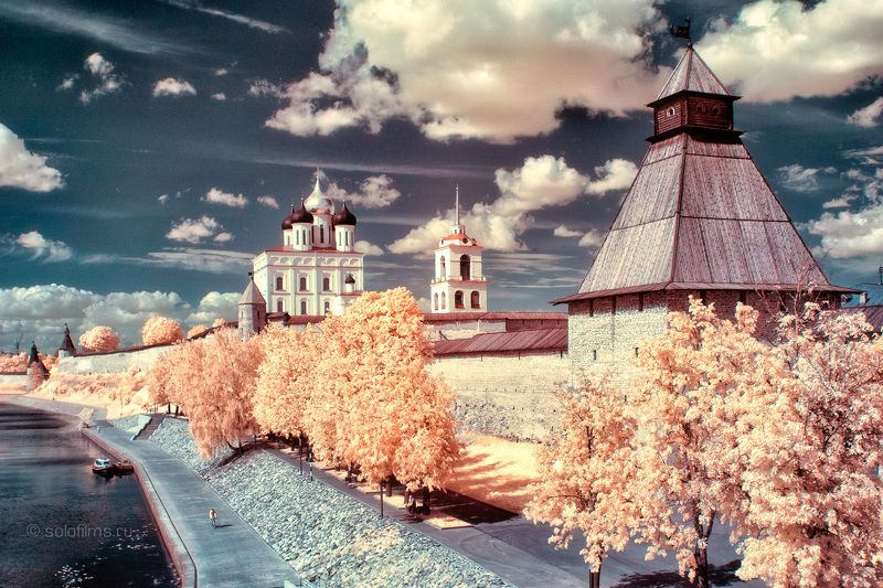 solofilms infrared photography Russia Pskov Светлый городphoto preview