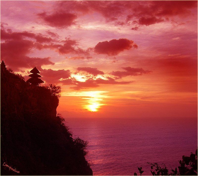 индонезия, бали, храма улувату, деревня обезьян Закат в деревне обезьян.photo preview