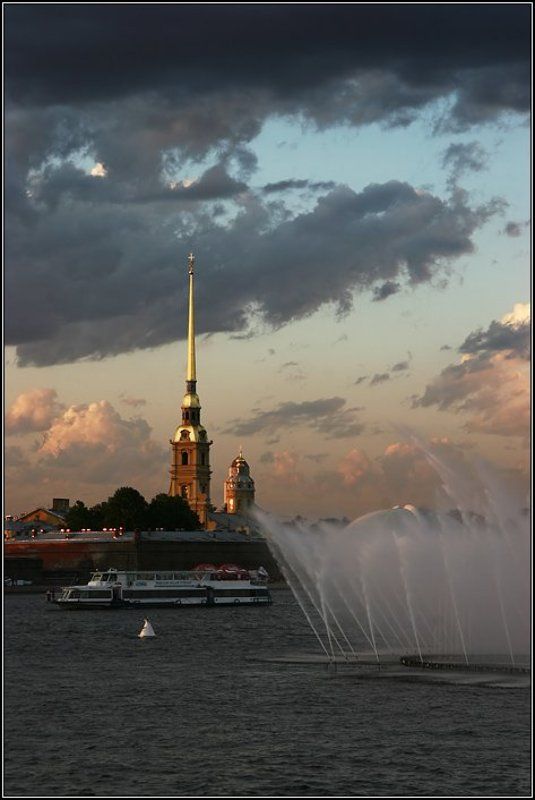 питер, петербург, город, река, нева, фонтан, стрелка, петропавловка, петропавловская крепость, крепость, небо, облако, вечер, закат, dyadyavasya Брызги питерского закатаphoto preview