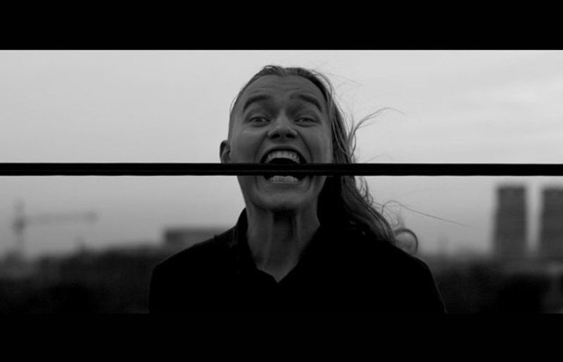 портрет,ч\\б,длинные волосы жажда энергииphoto preview