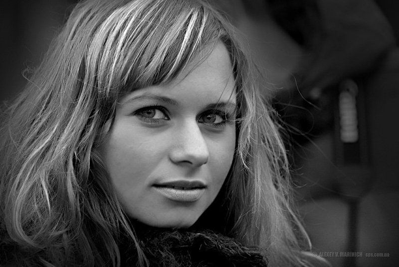 девушка, чб, ч/б, жанр, портрет, репортаж, настроение, киев, глаза, саша Репортажный портрет с глазами напротивphoto preview