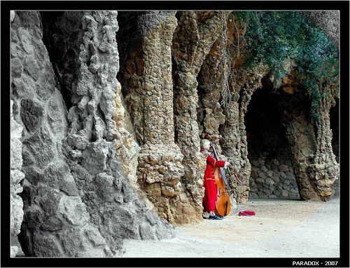 Соло для контрабаса в парке Гуэль