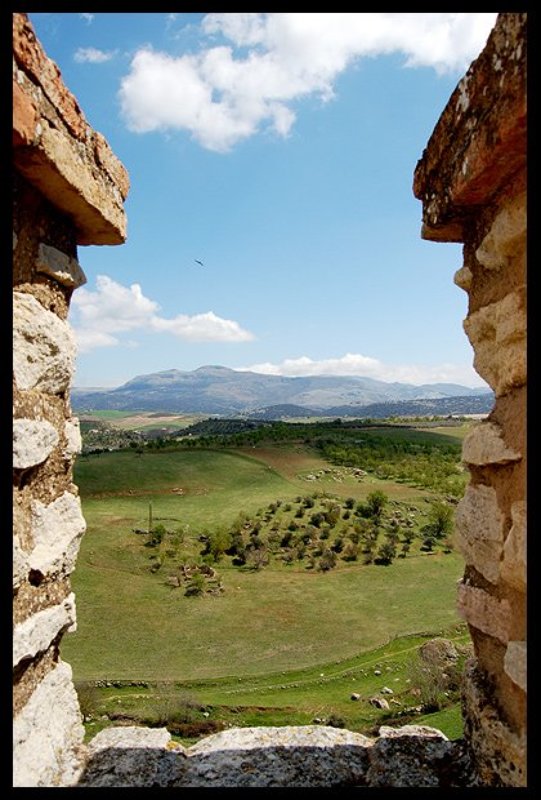 ронда, испания, поля, крепость, spain, ronda, viuga, лето, небо, зелень Ронда, пейзаж сквозь развалиныphoto preview