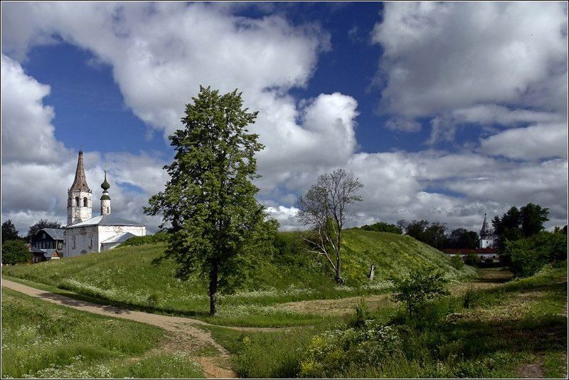 древний, оборонительный, вал, суздаль, золотое, кольцо Как древний вал не обойдешь, всегда к церквушке попадешьphoto preview