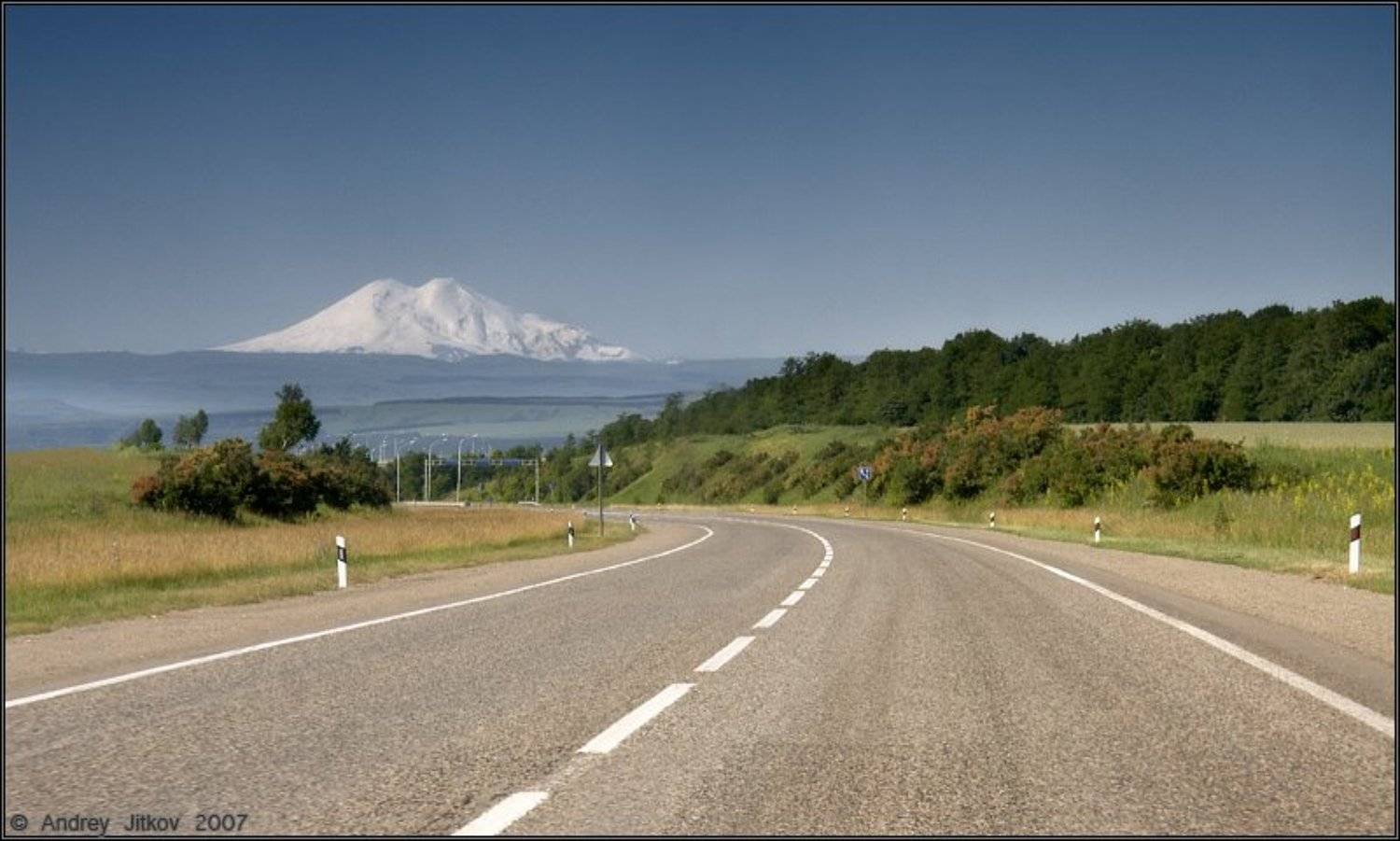 На пути к Эльбрусу... Автор: Андрей Житков кавказ, горы, эльбрус, дорога, пейзаж, photohunter, Андрей Житков