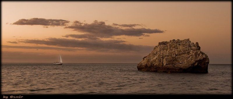 украина, крым, скала, яхта, рассвет, море, облака Персиковый рассветphoto preview