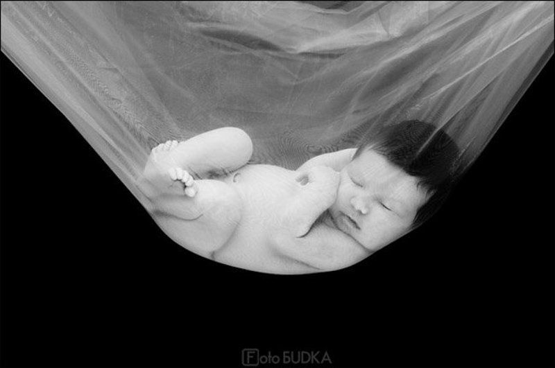 дети, новорожденный, чб невесомостьphoto preview