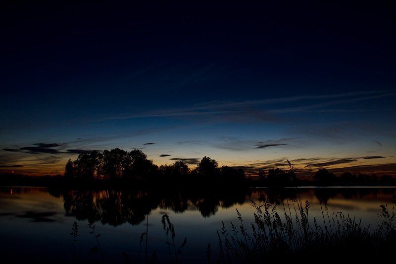 Поздние сумерки. Озеро утренних туманов.photo preview