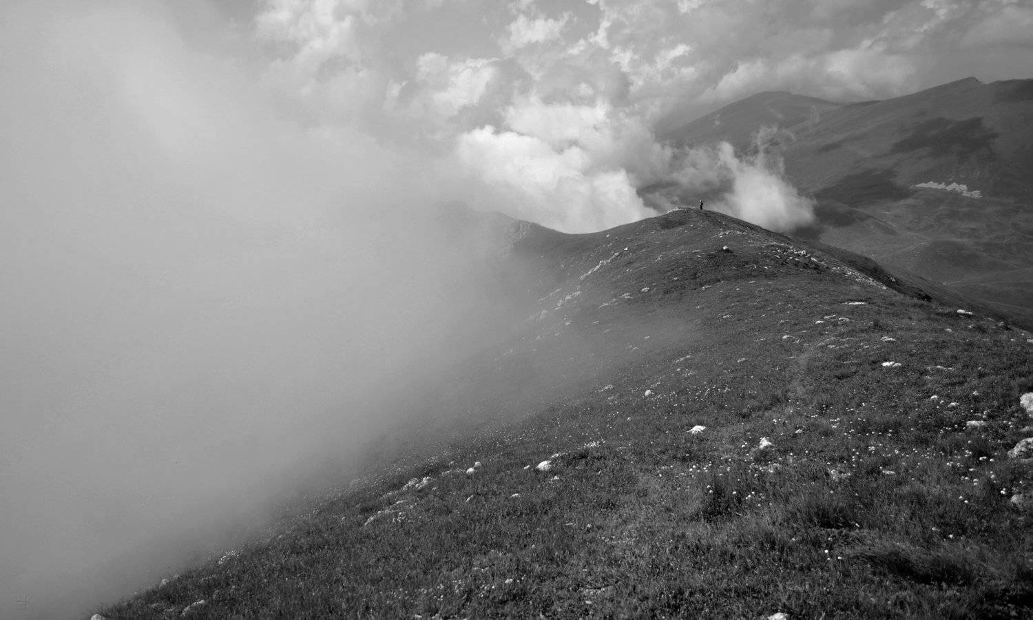 облака, горы, туризм, чб, Елена Шевченко