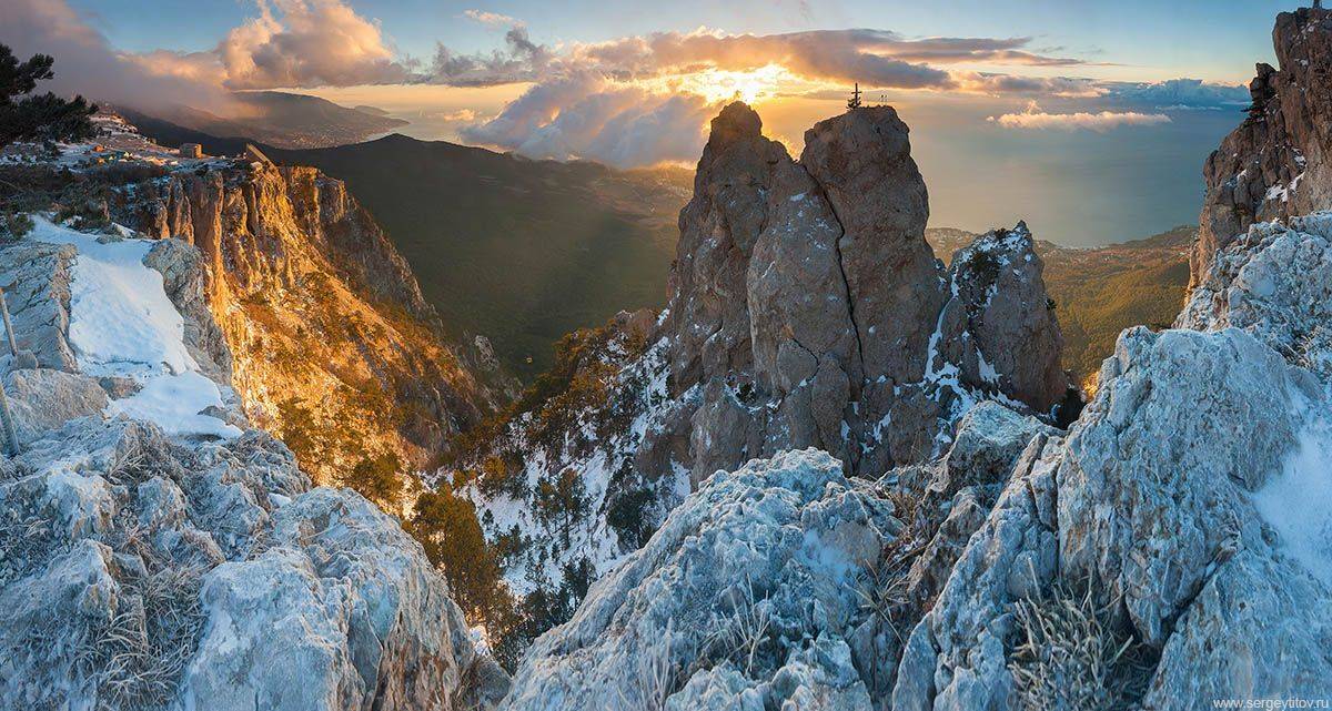 Зубцы Ай-Петри. Автор: Serge Titov крым, ялта, ай-петри, зима, снег, мороз, туман, солнце, море, дерево, фотограф ялта, фотограф крым, яйла, зима ай-петри, Serge Titov
