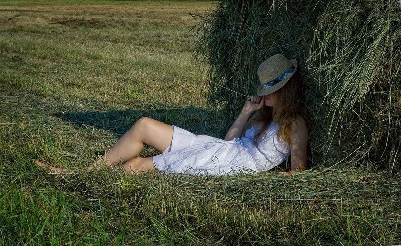 сено, девушка Горячее лето 2010photo preview