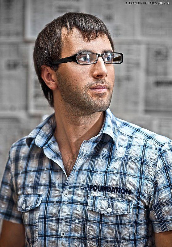 портрет, парень, очки авто*photo preview