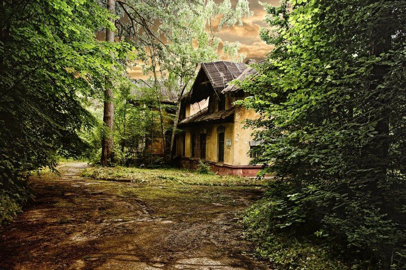 Старый домphoto preview