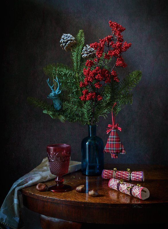 новый год, праздник, еловые ветки, хлопушки, бокал Праздничныйphoto preview