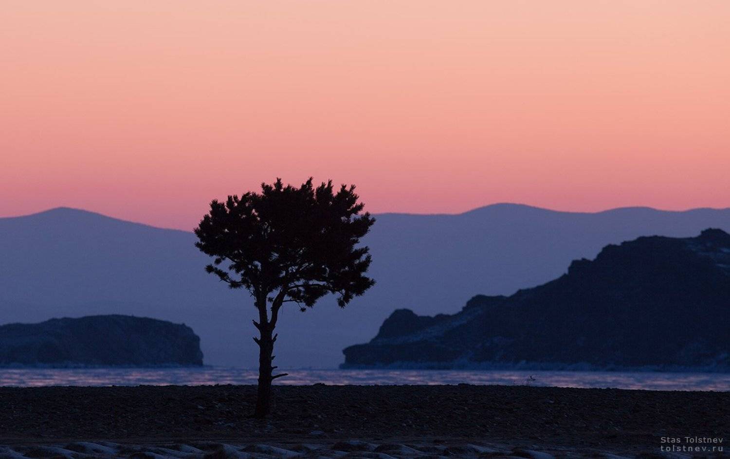 Байкальский минимализм. Автор: Станислав Толстнев байкал, малое море, ольхон, лед, зима,, Станислав Толстнев