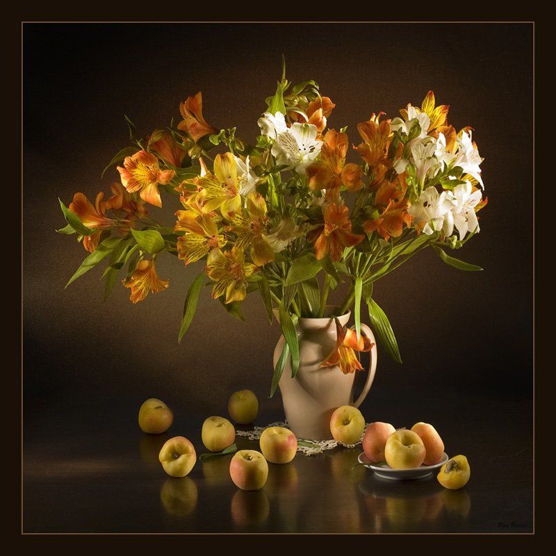 абрикосы, альстромерия, букет, композиция, натюрморт, отражение, световая кисть, световое перо, цветы Альстромерии в ночиphoto preview